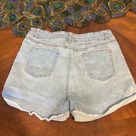 Forever 21 Jean Shorts Light Wash  Size Large - Picture 2 of 3